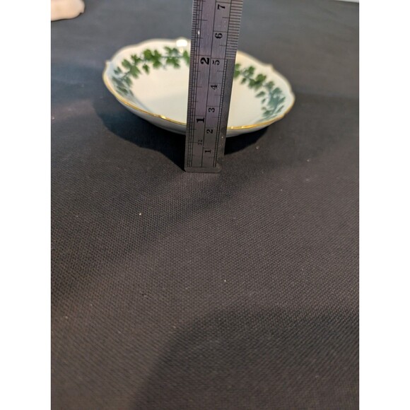 Pair Meissen Green Ivy Small Scalloped Dishes Late 19th Century – First Quality - Picture 9 of 9